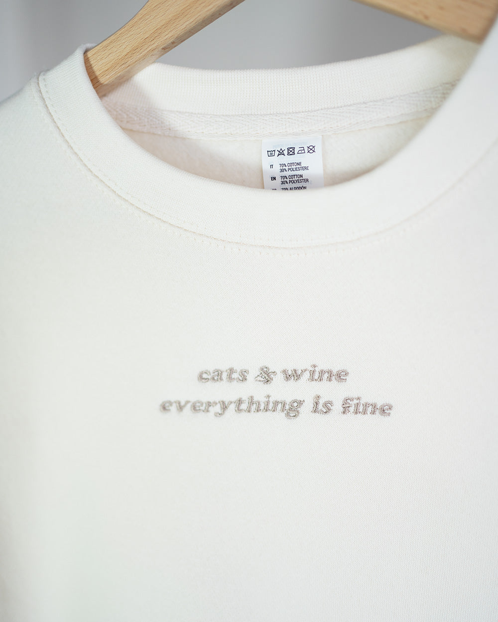 DOGS/CATS & WINE