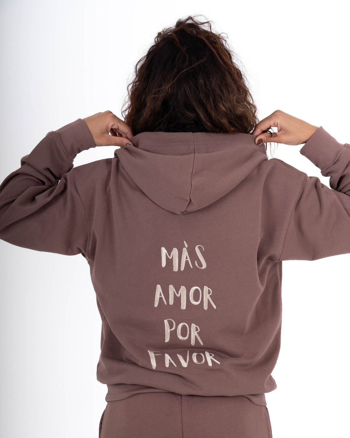 MAS AMOR POR FAVOR