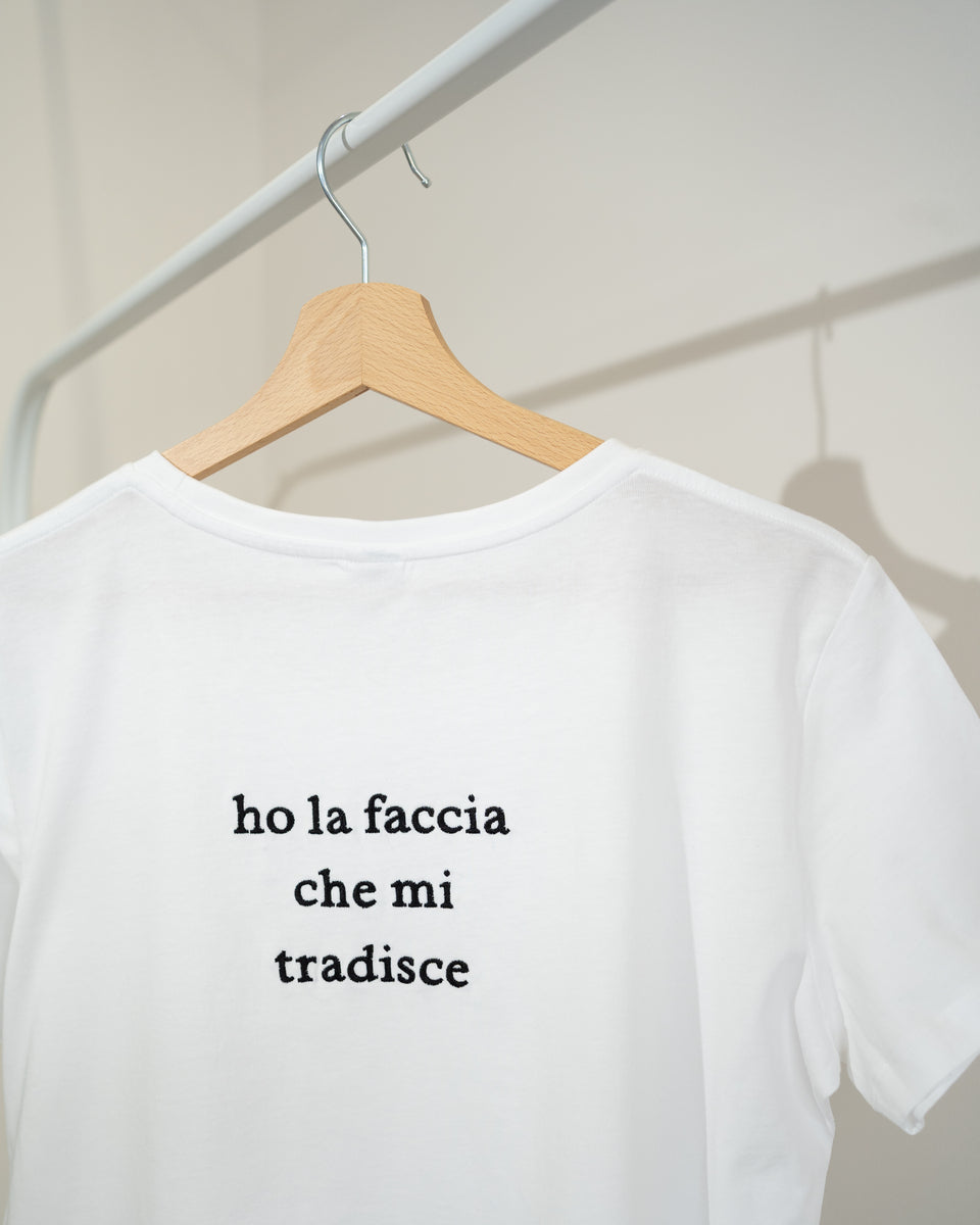FACCIA CHE MI TRADISCE